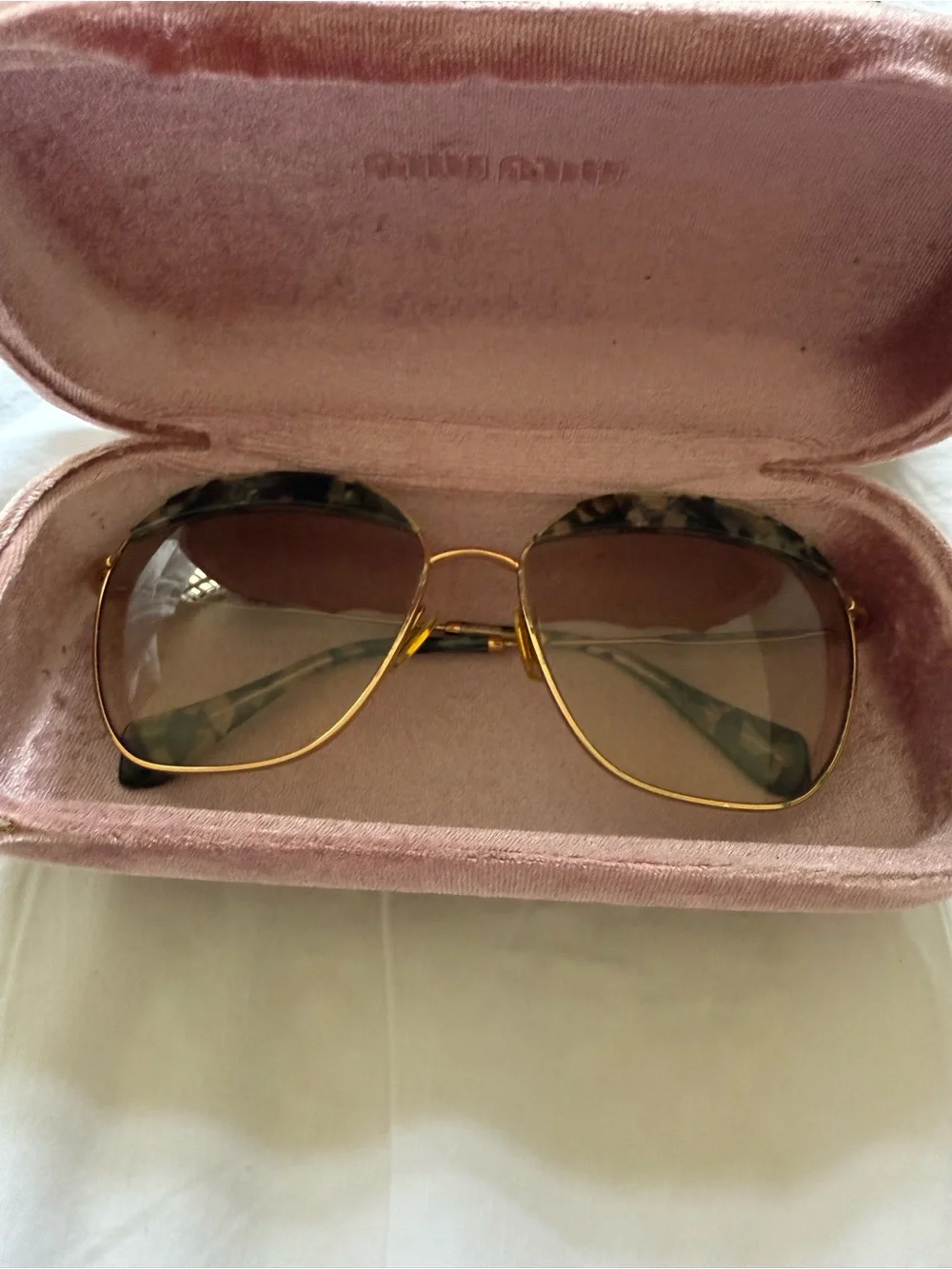 Miu Miu SMU03Q Sunglasses with box